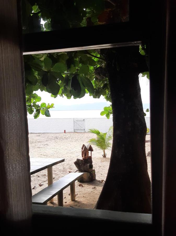 Pe Na Areia, Casa Na De Frente O Mar