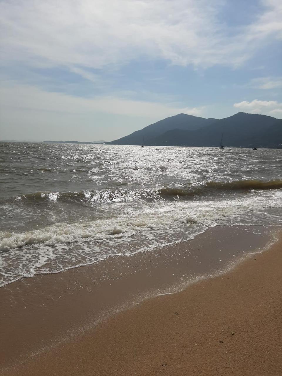 Pe Na Areia, Casa Na De Frente O Mar